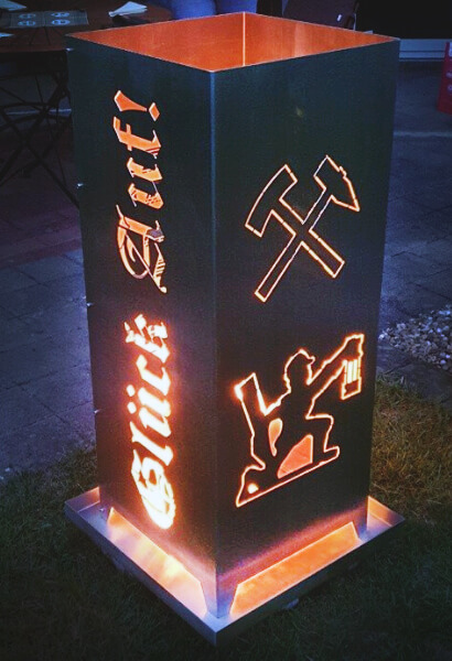 Individuelle Feuersäule kaufen: Gestalte jetzt Deine Feuersäule mit Deinem Wunschdesign selbst! Individuelle Feuersäule kaufen: Gestalte jetzt Deine Feuersäule mit Deinem Wunschdesign selbst!